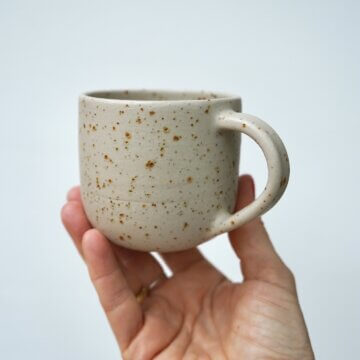 Kleiner Henkelbecher, cremefarben, 230ml