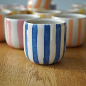 cup with stripes blue