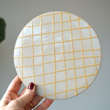 flat plates checks yellow